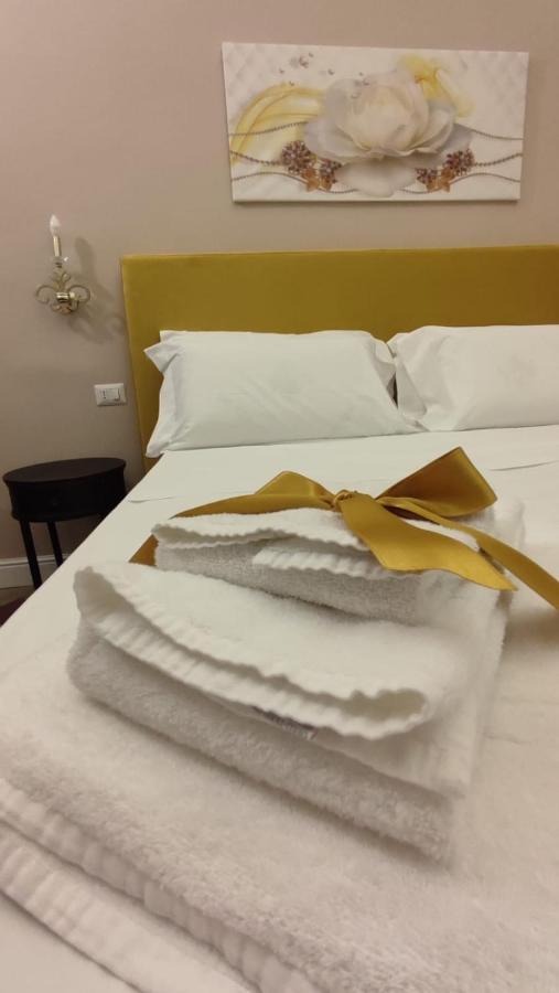 B&B Romeo Luxury Rooms CTA Exteriör bild